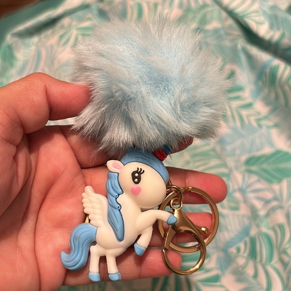 UNICORN KEYCHAIN ๐ (1 PIECE) - Picture 14 of 16